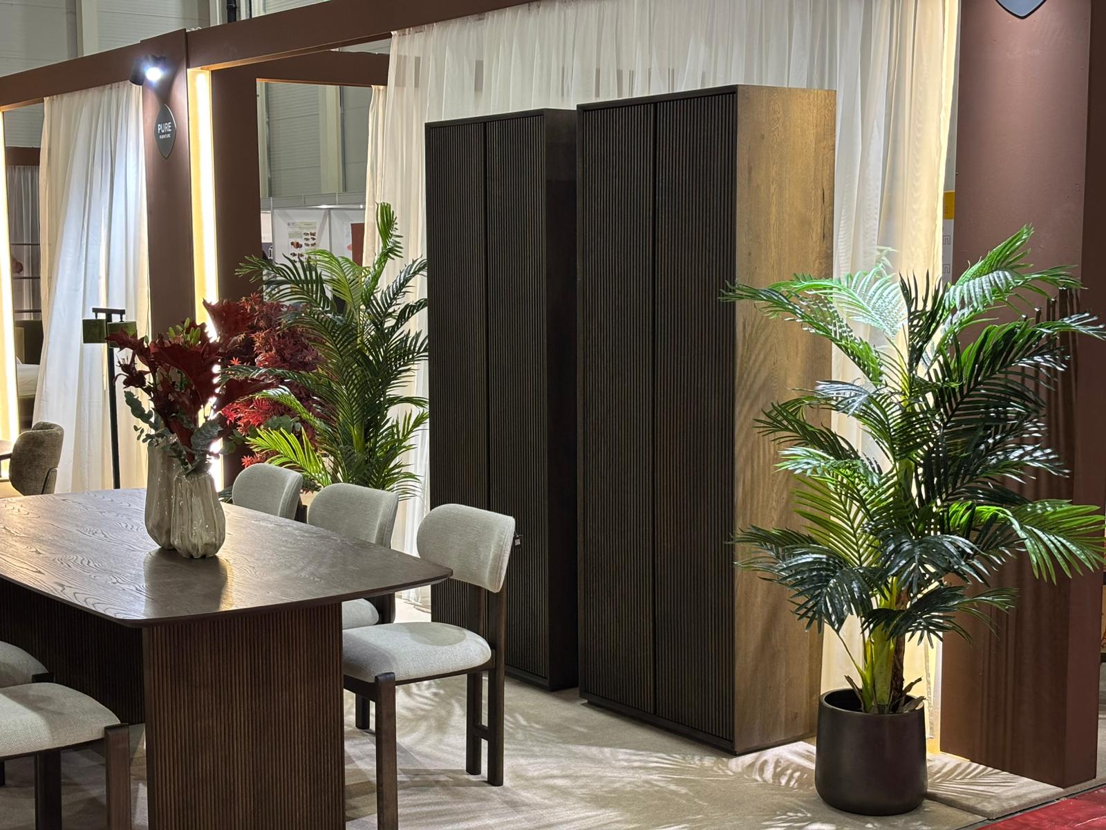 Comoda Jackson Reeded