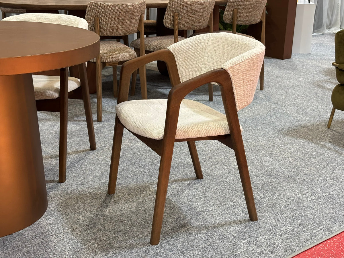 Raluca Chair